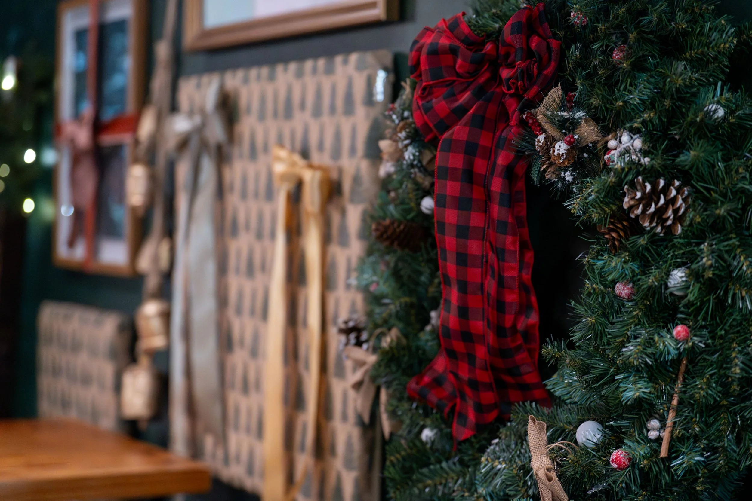 GoodTidingsBarHolidayTrivia-12.20.25-27.jpg