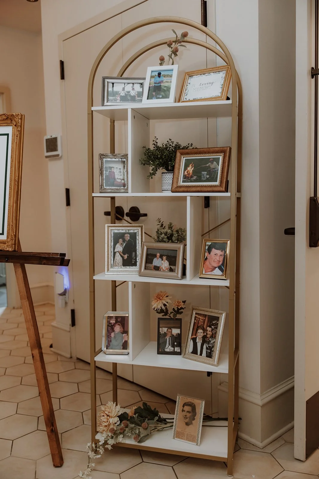 Memorial wall for wedding