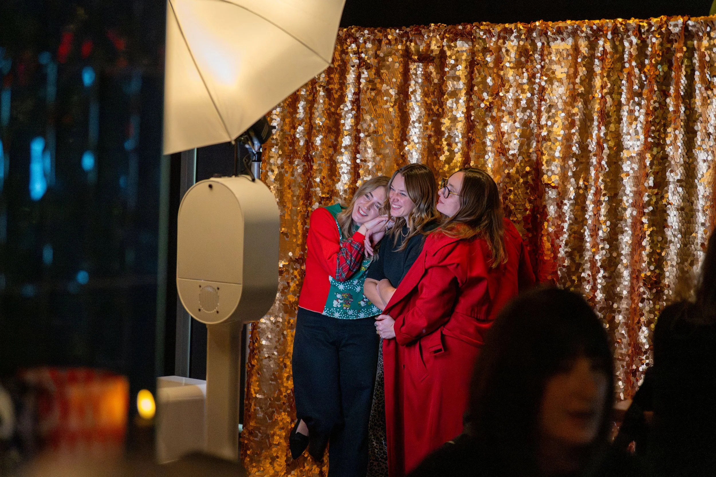 GoodTidingsBarHolidayTrivia-12.20.25-131.jpg