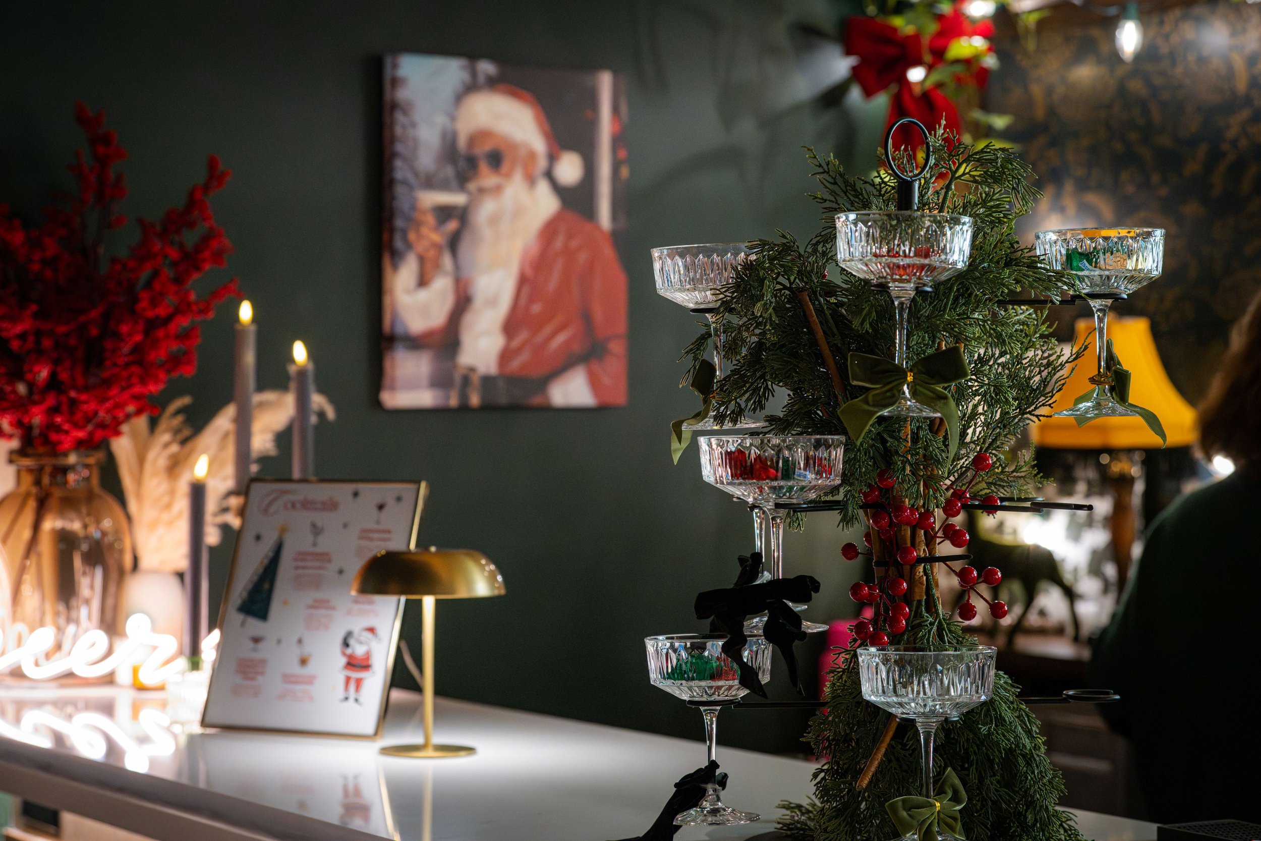 GoodTidingsBarHolidayTrivia-12.20.25-6.jpg