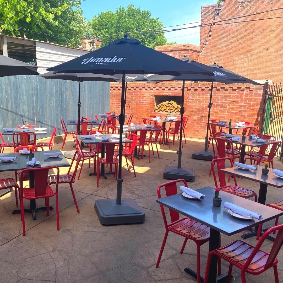 It's a perfect day to enjoy the PATIO!
See you a#celebrate 

📷 : Melissa Moen

#picnicday #stlpatio #explorestl #fajitas #stl #texmex #stlfoodies #patio #goodtimes #margaritas #bentonpark #queso #celebrate