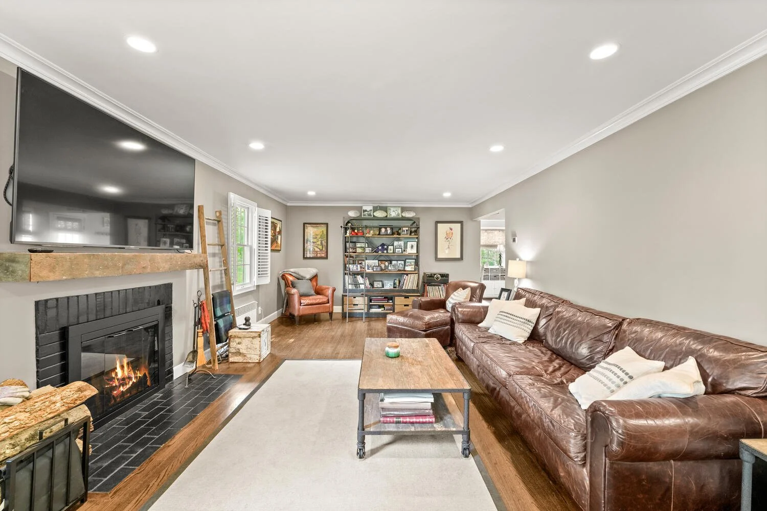 24 Taylor Dr Cos Cob CT 06807-large-009-087-026-1500x1000-72dpi.jpg