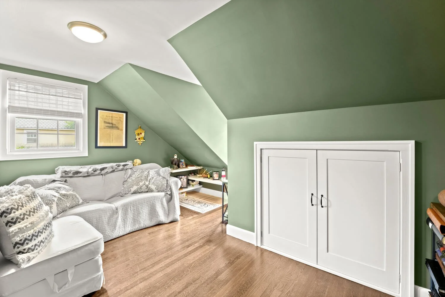 24 Taylor Dr Cos Cob CT 06807-large-033-081-020-1500x1000-72dpi.jpg