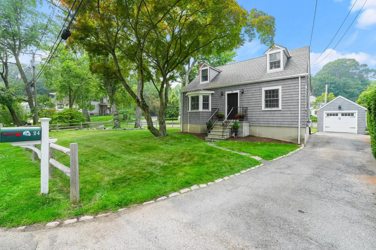 24 Taylor Dr Cos Cob CT 06807-large-036-078-033-1500x1000-72dpi.jpg