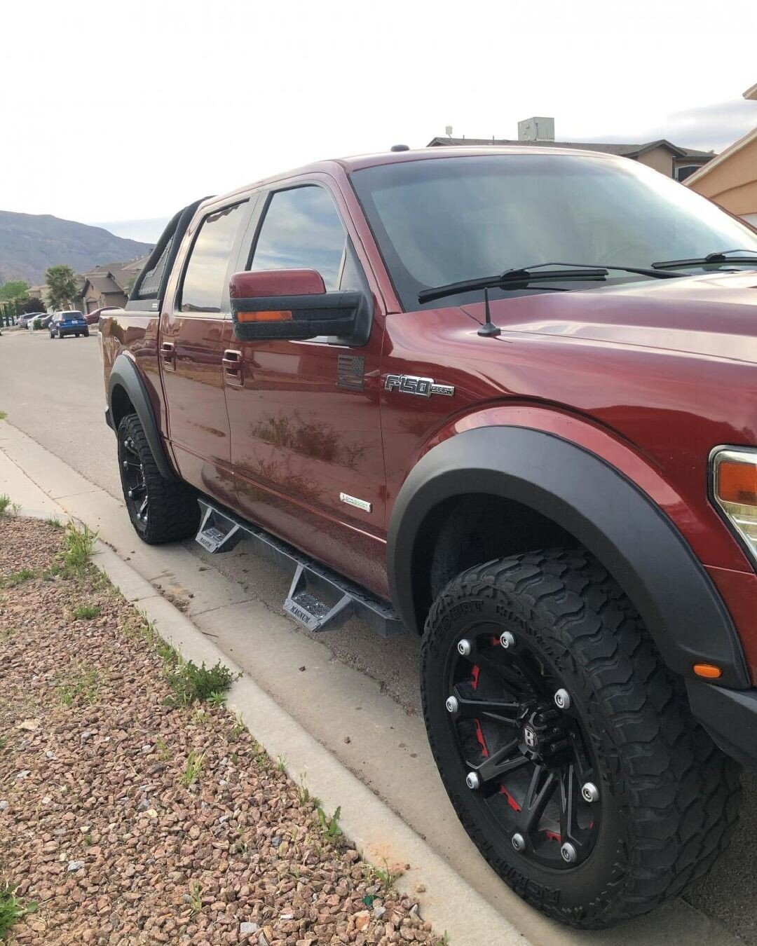 Why yes, our Raptor Flares do offer a good amount of tire coverage. Two inches to be exact!
#ProvenGround
#liftedtrucks
#TrucksDaily
#Trucks
#T529122