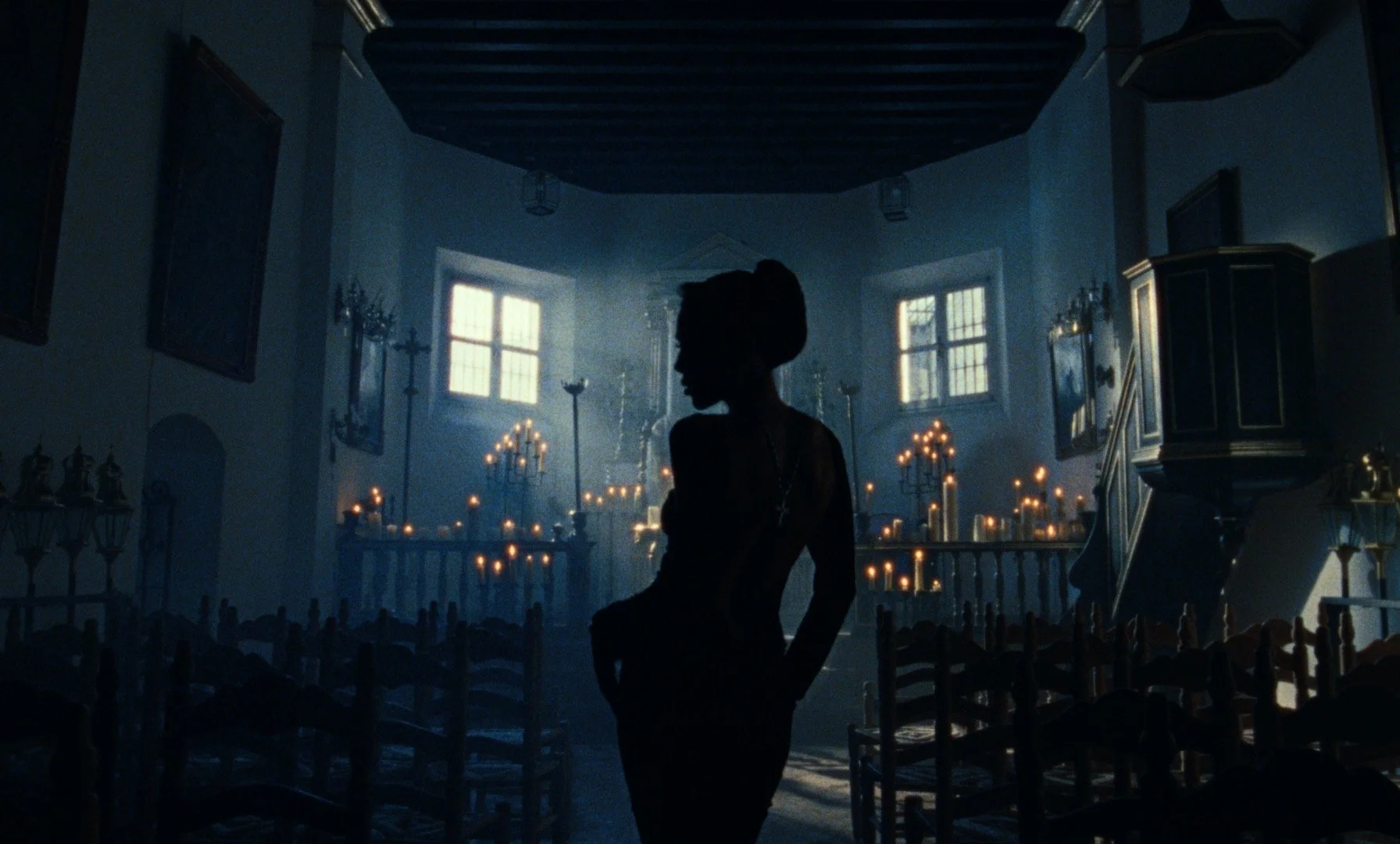 0707_Danna_Que Calor_Teaser_Source.00_00_00_06.Still018 2.jpeg