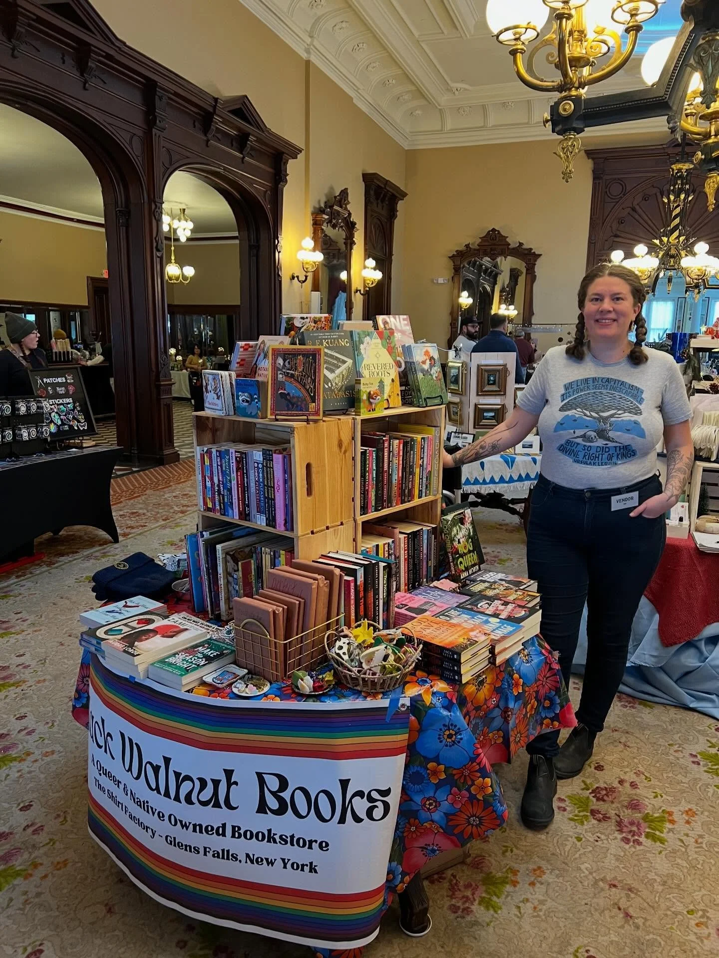 We&rsquo;re all set up at the @2ndsundaysaratoga market! I got my @kitch.a.vibe treat and @kickstartcoffeeco and I&rsquo;m ready to recommend some books! Im here 10-3 and both bookstores are open 10-5pm for the @shirt_factory_gf holiday open house.