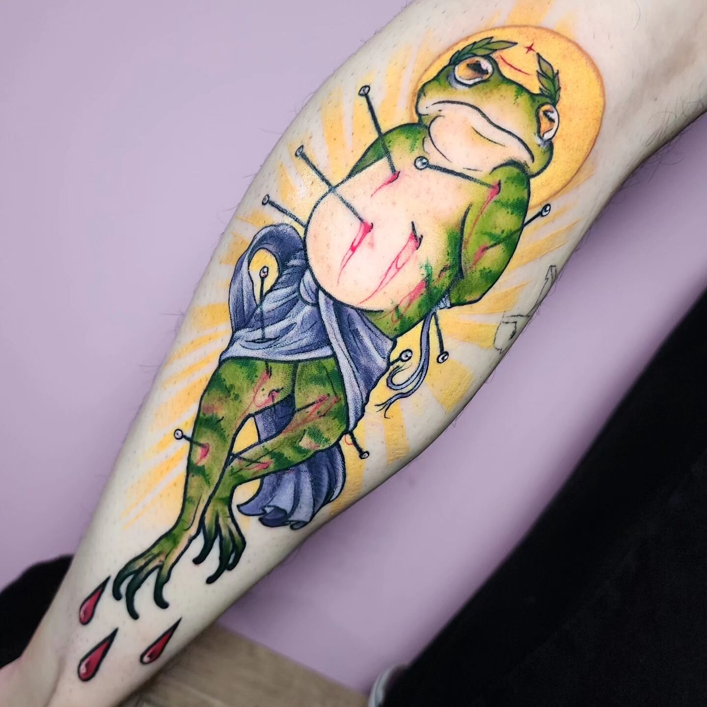 St. Frogbastien, about to croak. 
Cheers C! 
Some healed, some fresh, see if you can guess which is which! 

Made at the pink palace @pearlstreettattoo 

#Saint #religiousartwork #frogs #stsebastian #neotrad #neotraditional #tattoosarecool #tattoosno