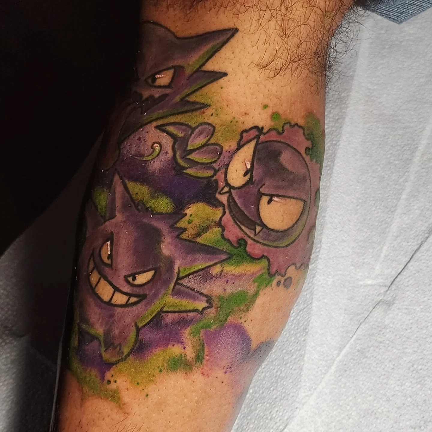 👻 Ghost Type 👻
Added background to @gauthamsivakumar 's ghost pokemon tattoo today! So stoked to get the finishing touches into this! 
All the pokemon are healed, background is fresh. Swipe to see a quick unfiltered video of Ghastly, Haunter &amp; 