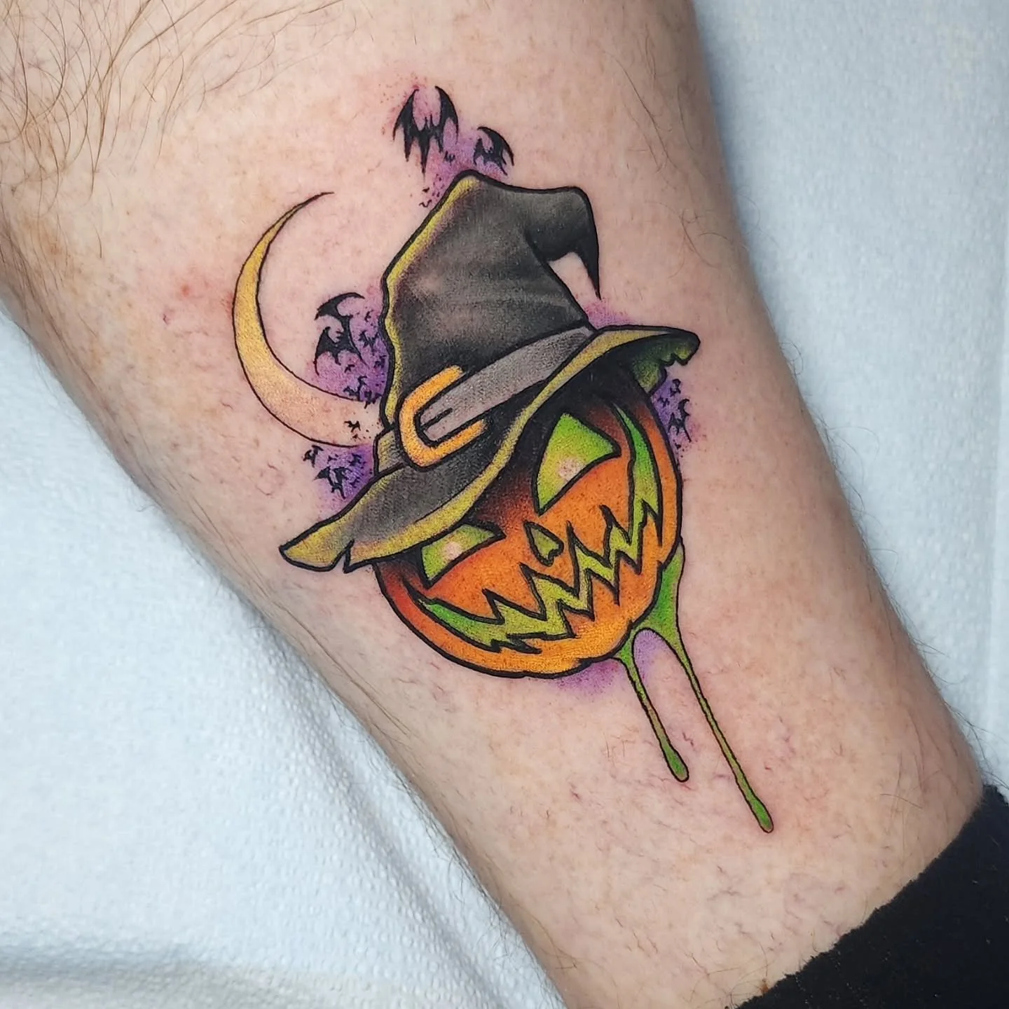 Got ready for Halloween today by tattooing some matching spookies on the cutest couple visiting Boston &amp; Salem for Haloween! 

Thanks for making me part of your trip guys! 

🎃

Don't forget, Im.takong walk-ins tomorrow morning for my Halloween F