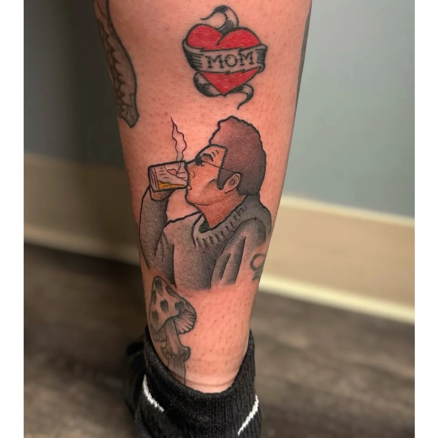 Here&rsquo;s to feeling good all the time 🍺 🚬 

Thanks @themermaidskeleton for getting this flash! 

#seinfeld #seinfeldtattoo #seinfeldquotes #soulmachinetattoo #tattoosbymeggles