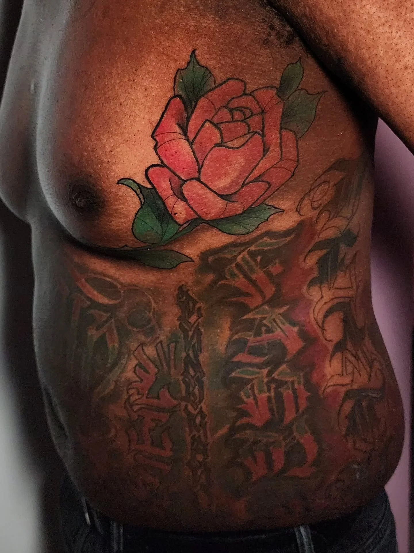 🌹 Rose for @jdmultyj added above a whole bunch of healed lettering. 

You might be tough, but you ain't as tough as Dadeson! 

All made at the pink palace, @pearlstreettattoo