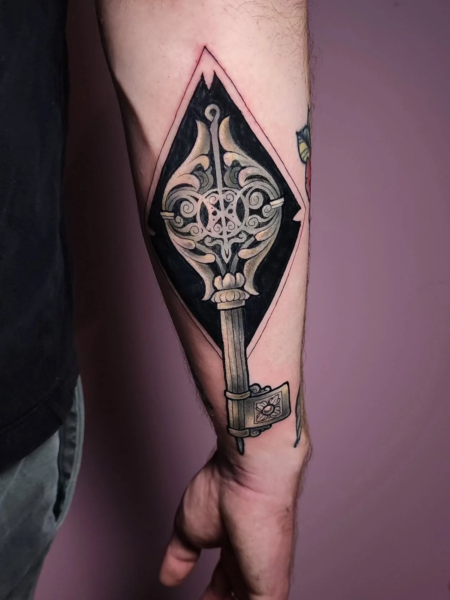 🗝🗝
Key from the Barnes collection I made over the summer for Robert. Thanks for including me in your trip! 

#neotraditional #boston #neorad