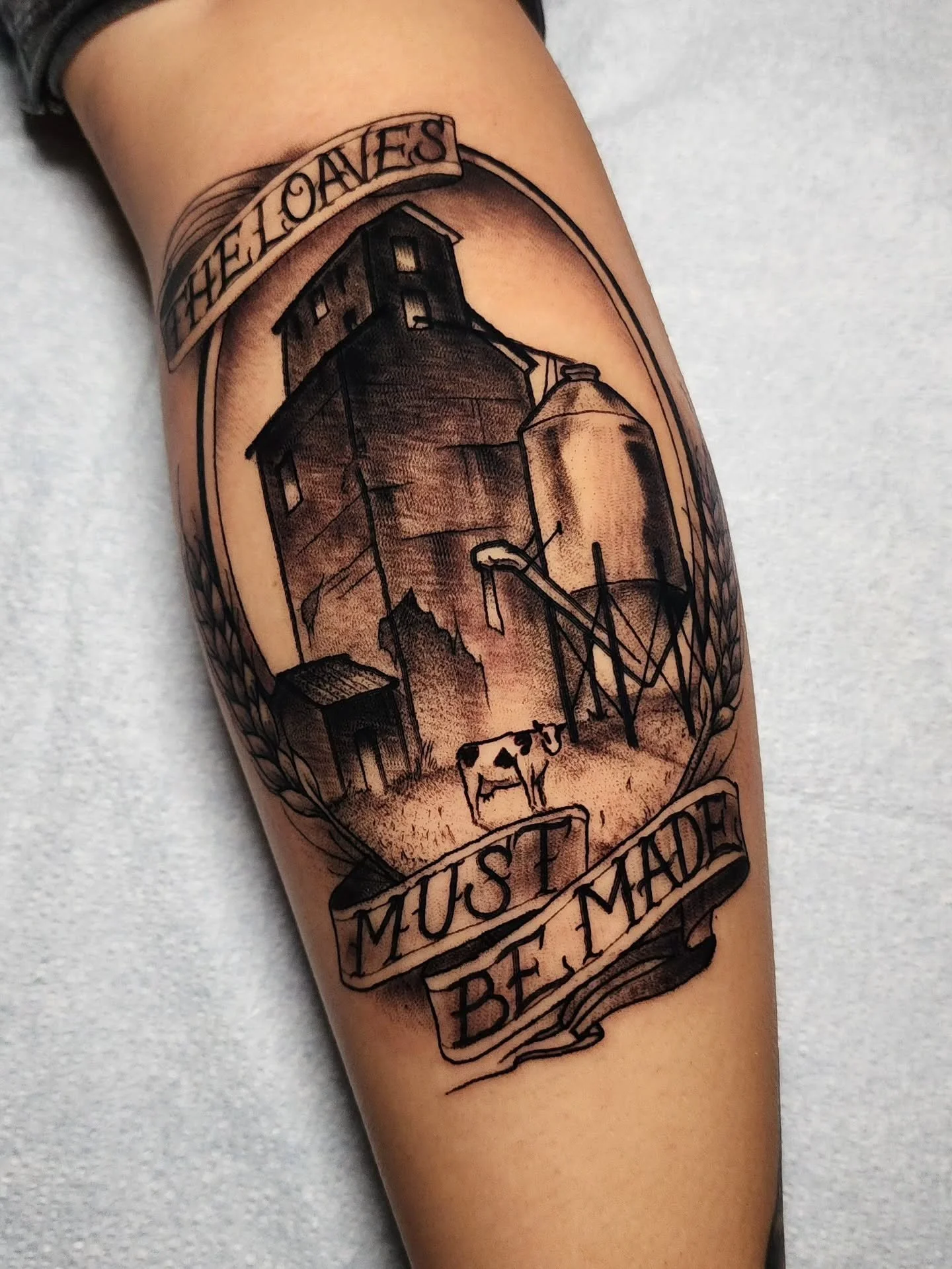 THE LOAVES MUST BE MADE 

As far as I'm aware this the first &amp; only @beefanddairynetwork tattoo in existence? 

Thanks for asking me to bring this incredibly niche tattoo into being @penichillin and for getting the smallest cow I've ever tattooed