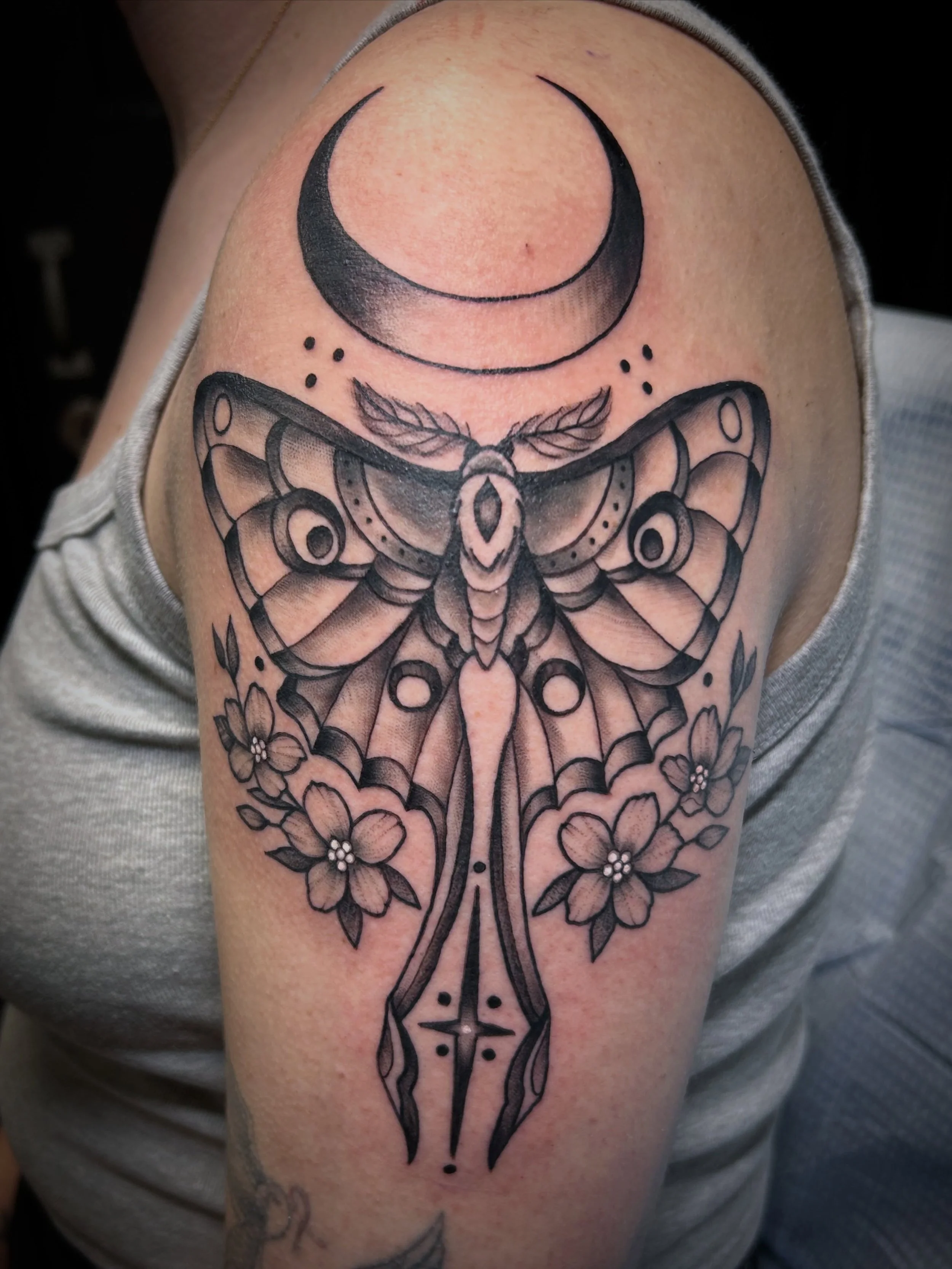 This moth was so much fun to make I love some ornamental flair ✨ 
.
#lunarmoth #ornamental #illustrative #tattoo #artwork
