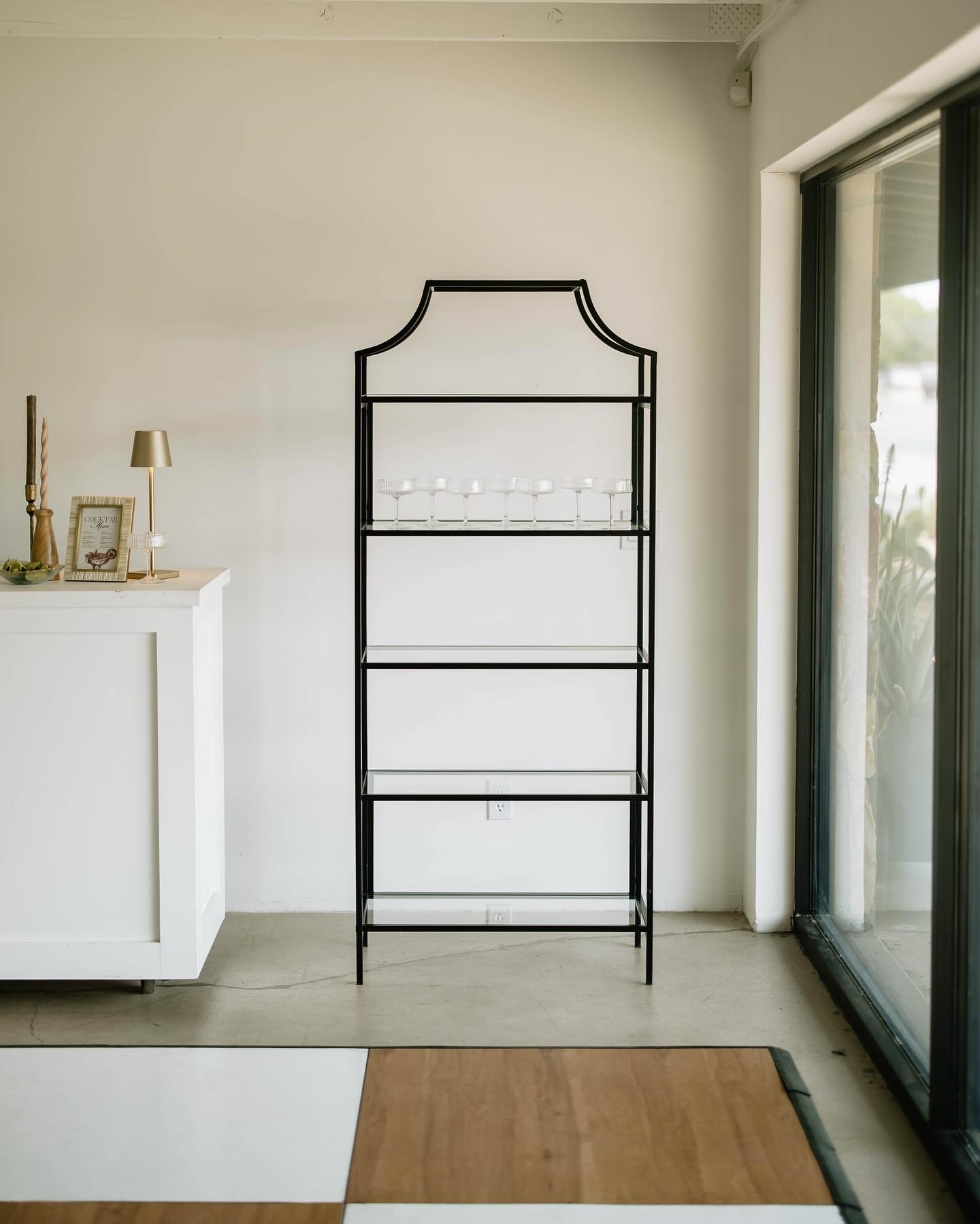 The perfect pair to go with any of our bars! Our shelves come in Black, White, and Gold! 🖤

#arizonaweddings #azwedding #arizonawedding #azweddings #phoenixwedding #weddingphotography #wedding #phoenixweddings #arizonabride #weddinginspiration #ariz