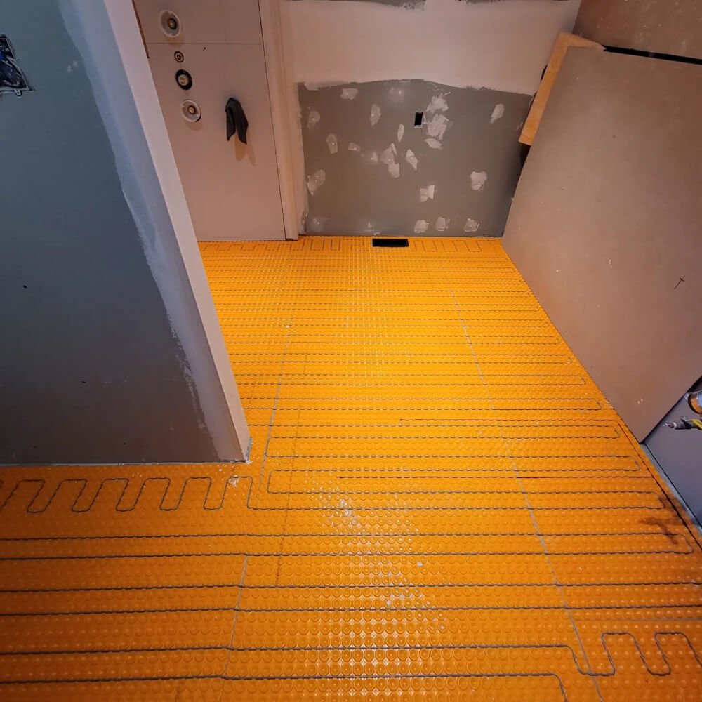 image03-ensuite_bathroom_1x1.jpg