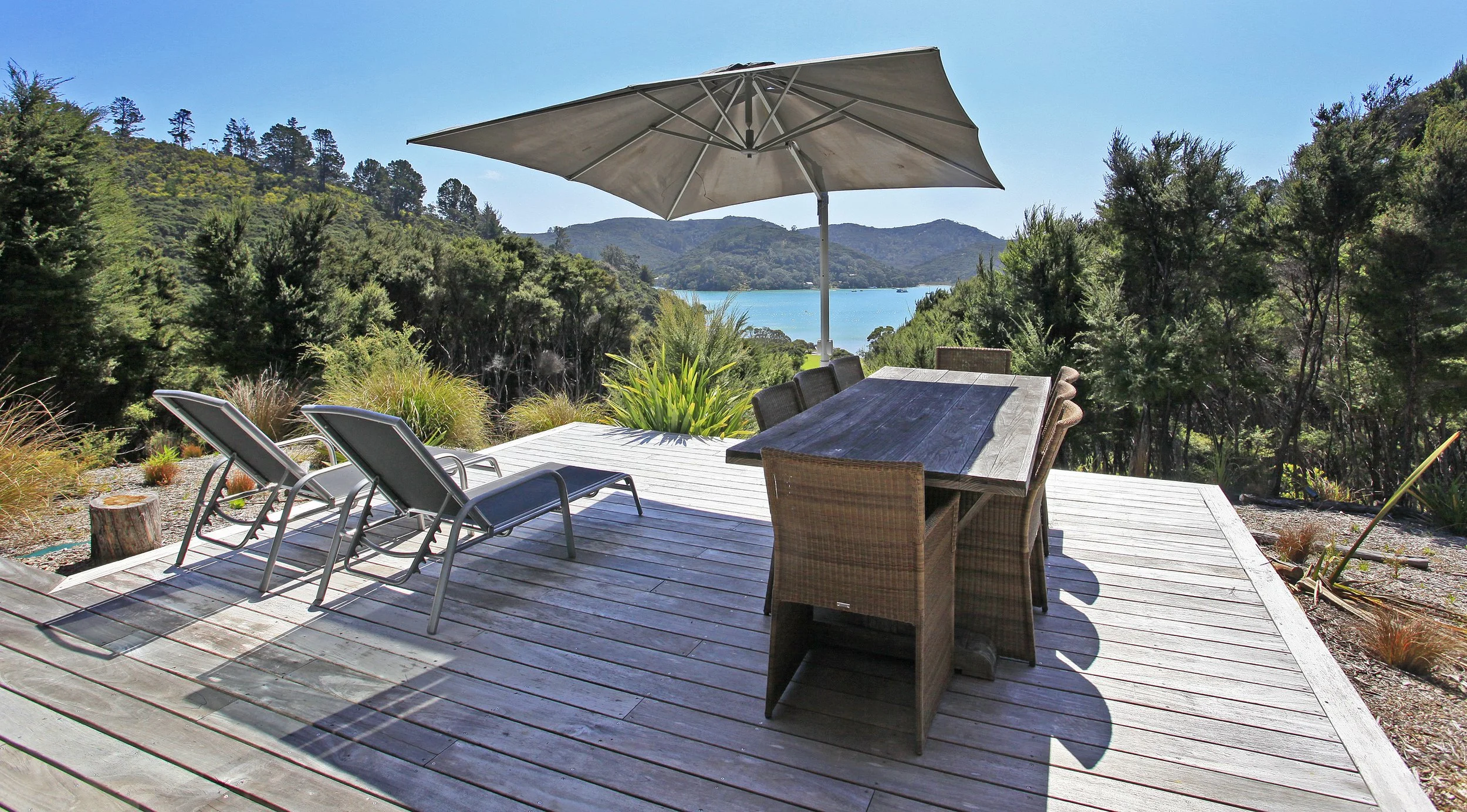 The Psychology of Retreat Experiences: Why Stepping Away Helps Us Reset