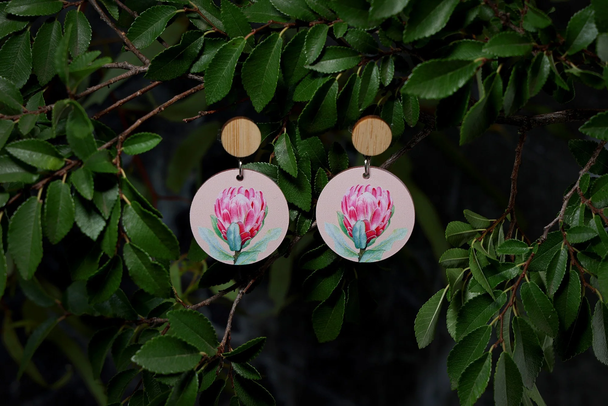 TIMBER TOP EARRINGS | Protea
