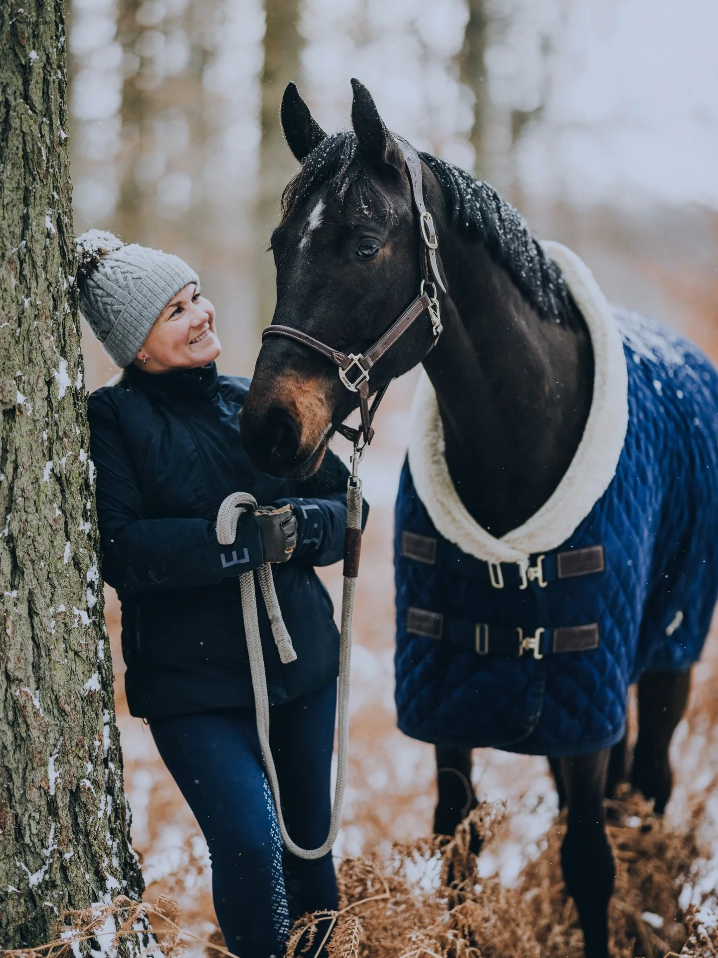 Vicky og hendes Nestor havde booket et sneshoot i g&aring;r og sikke mange sk&oslash;nne billeder der kom ud af det! At der allerede nu er over 10x s&aring; meget sne som p&aring; billederne her er for vildt! Jeg kan ikke huske hvorn&aring;r vi sidst