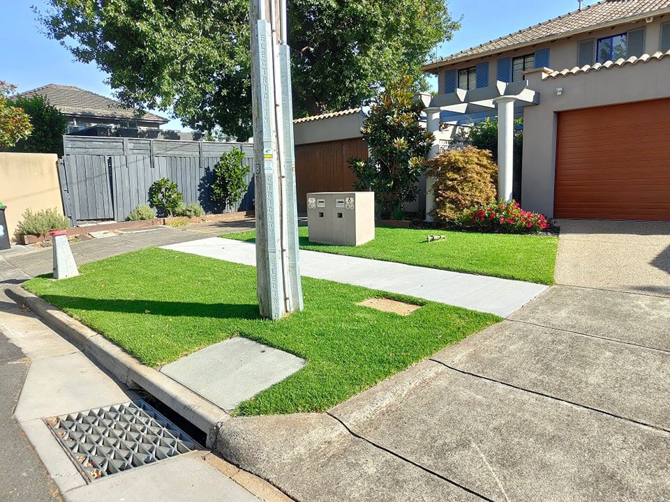 How great is this nature strip looking?!
We installed this Kikuyu just before Christmas, now look how lush it is 🙌
(Swipe for the before pics)

Looking for a quote? Contact us today!
✉️ natural_harmony@bigpond.com
📞 0419 722 745

@coolabah_turf 

#