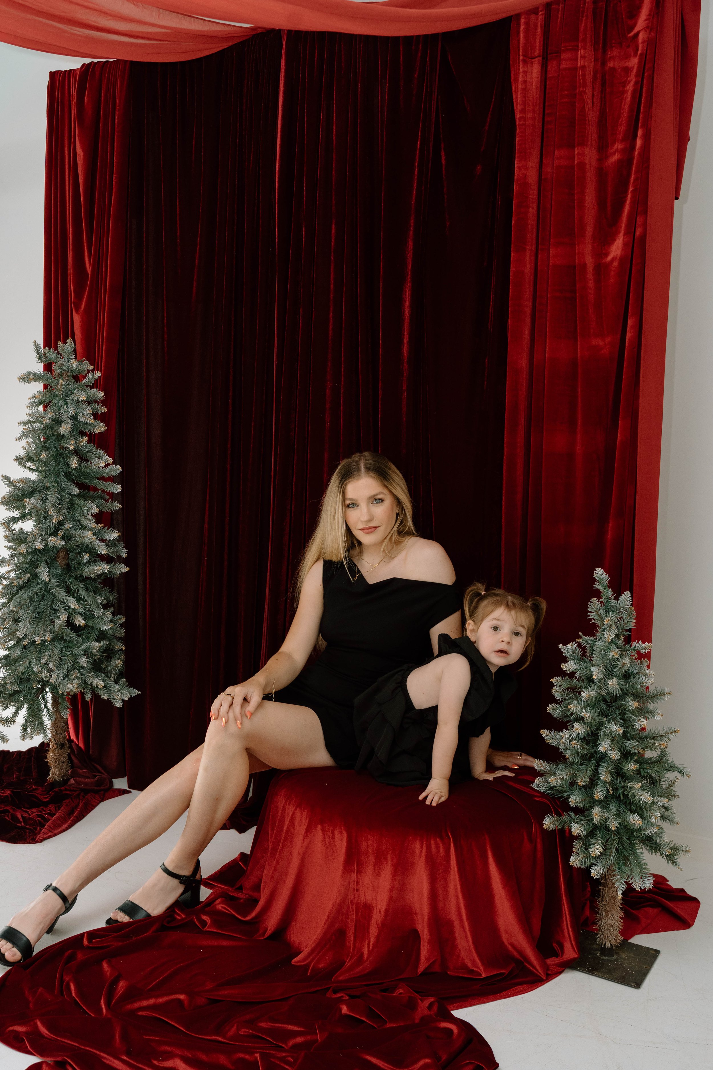 Christmas Minis  - Daphne Sky Studios-21.jpg