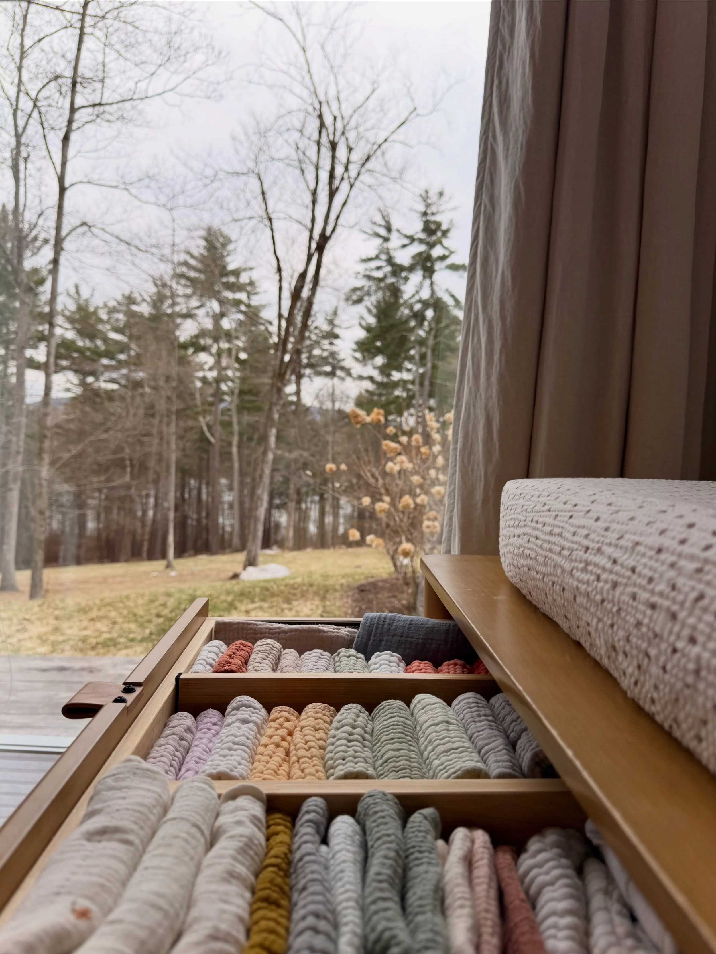 Creating systems that make everyday motherhood feel softer, calmer, and more functional is one of my favorite types of setups 🤍 Everything needed for diaper changes, getting dressed, and daily routines&mdash;right at your fingertips, without disrupt