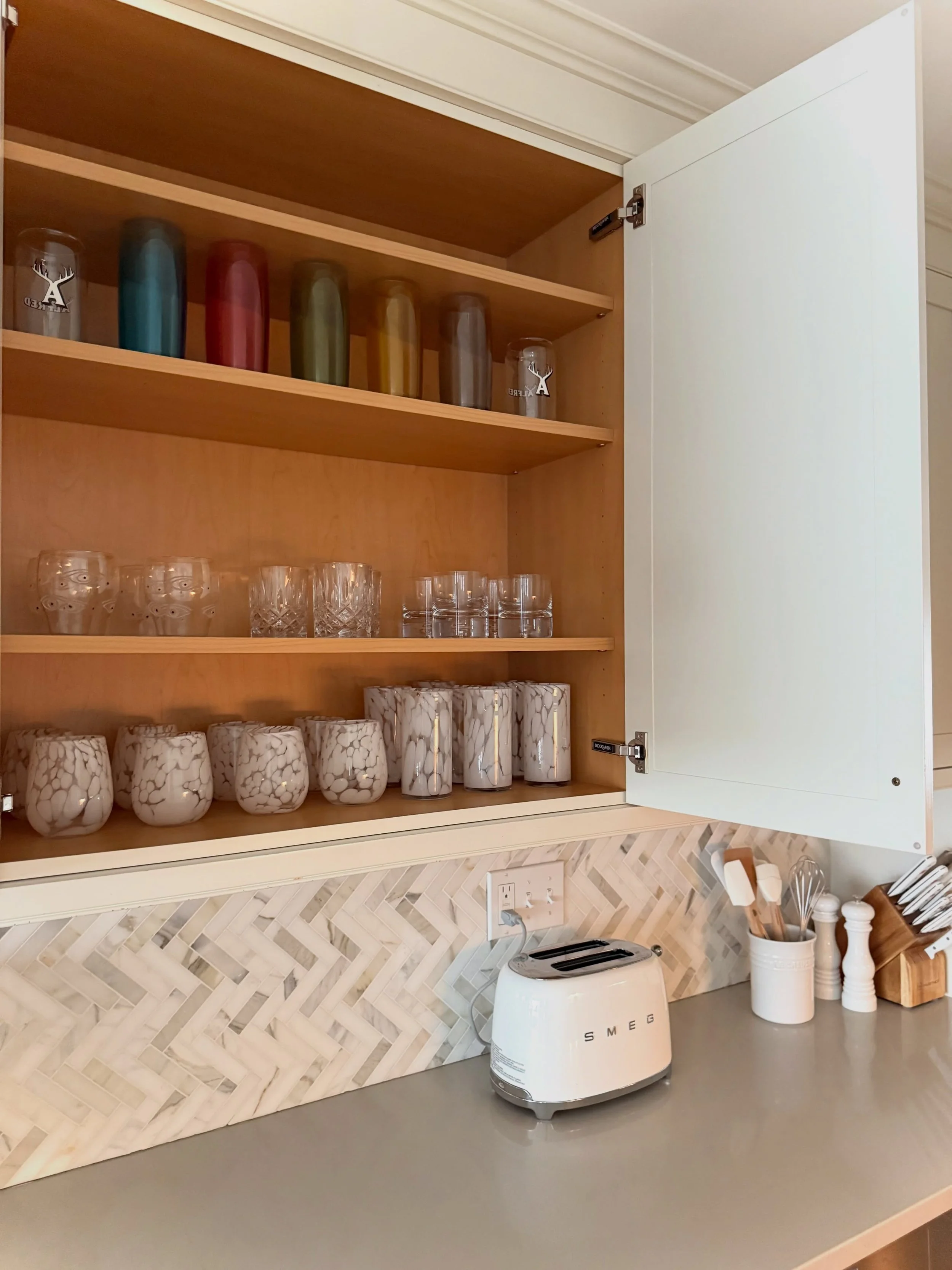 What it actually feels like to live inside an intentionally designed home.

The beauty is truly in how a home functions behind closed doors, where every cabinet and drawer feels thoughtful, calm, and effortless ✨

#luxuryhomes #designledliving #kitch