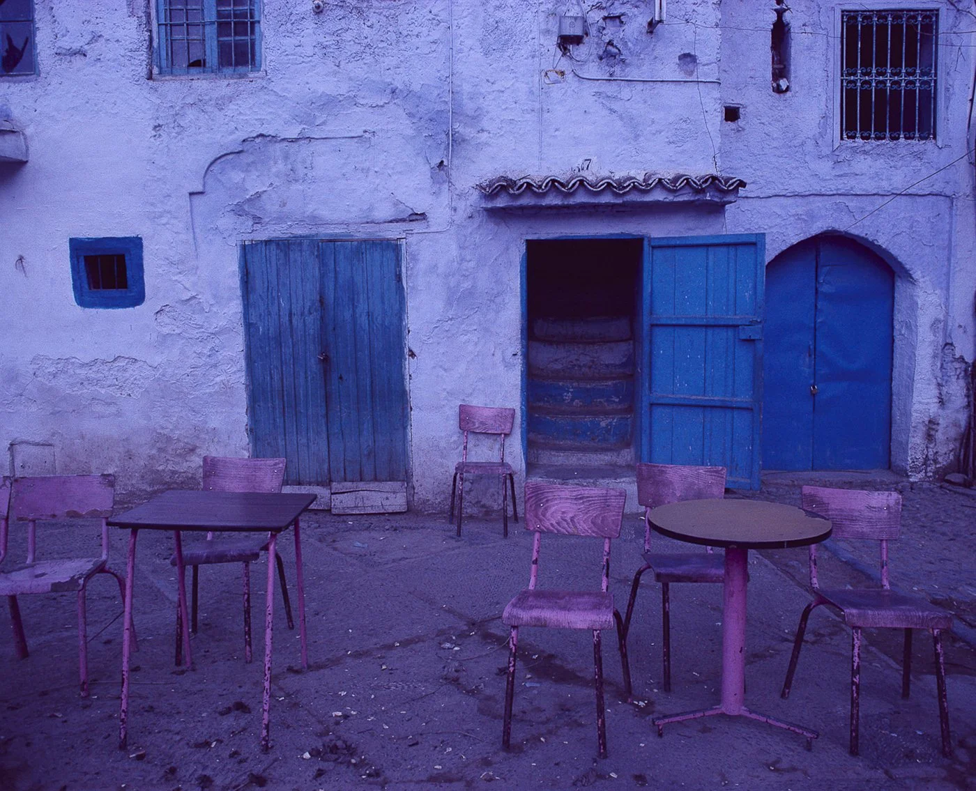 BEGGAR'S CAFE