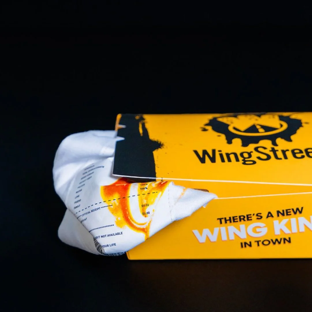 PIZZA HUT / Just Wing It