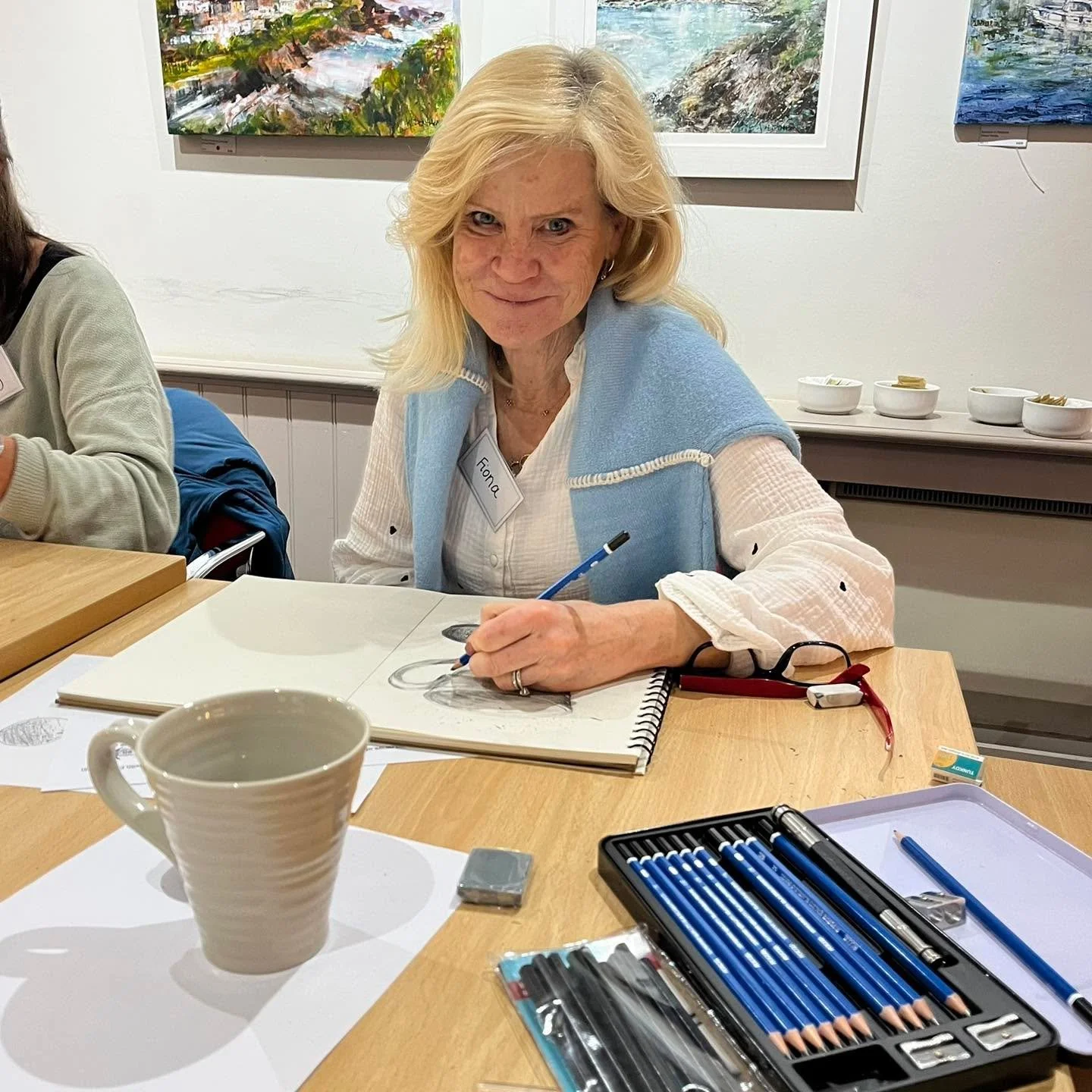Jane Short, a very accomplished artist, has been running a Back To The Drawing Board course for Beginners at the The Fernhurst Hub. This was only lesson two and I think everyone should be very pleased with their drawings.  They got to eat the chocola