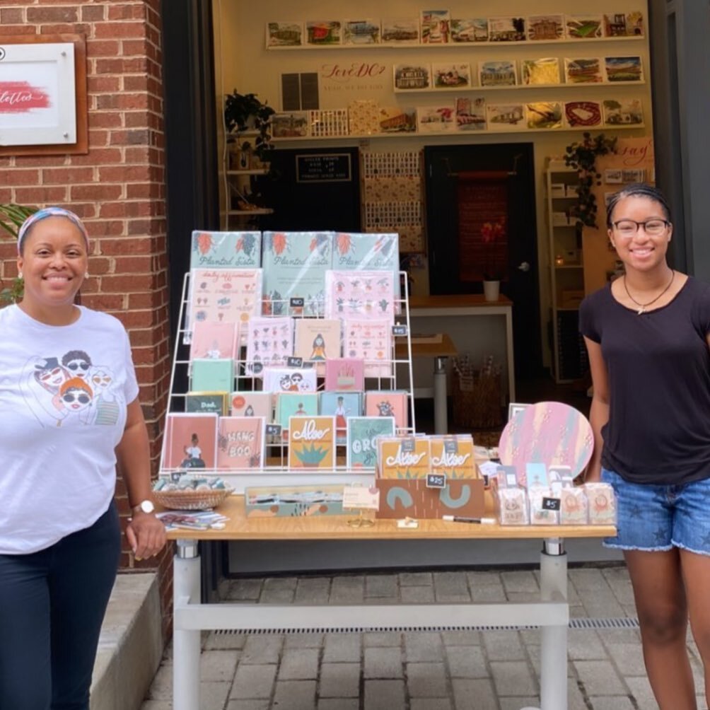 We love pop ups, yes we do! 

On the Arts Walk, many of our events are organized collectively amongst the tenants. For Juneteenth, each studio is hosting a black owned creative business, one of which was @creativepounds 💞 
Thanks to everybody who is