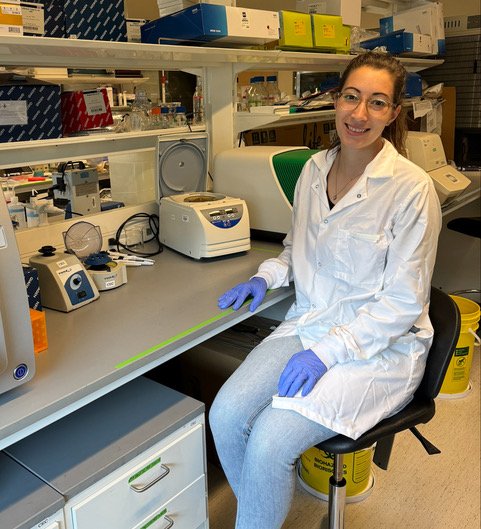 Angela Mitchell_lab.jpeg