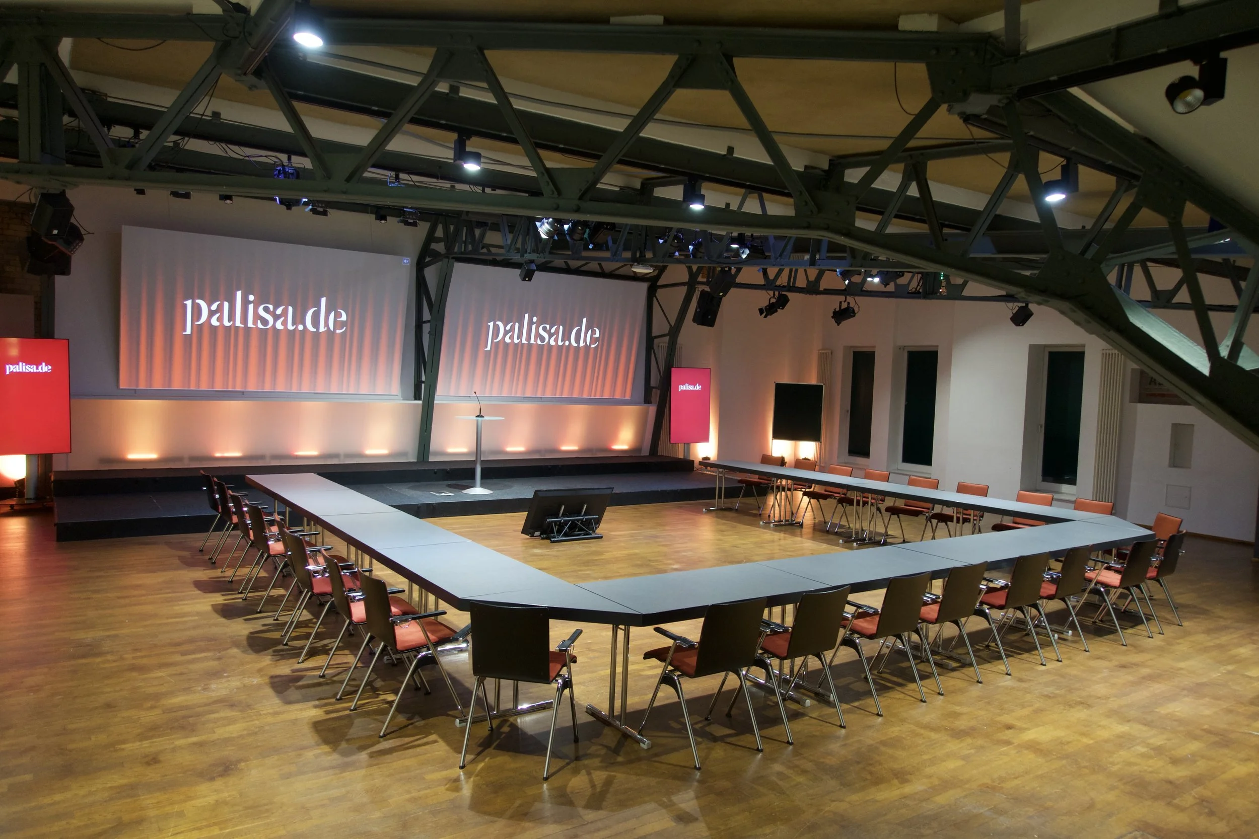 U-Form-Bestuhlung-Eventlocation-berlin-palisade.jpeg