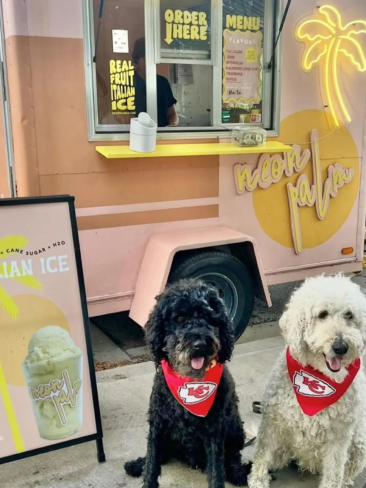 Tomorrow is our LAST market of the season and that is the spookiest thing of all 😯🍂. Come see us one last time and stock up on pints! See you Saturday 8-12.
.
.
.
.
.
.
.
.
.
.
#neonpalmice #realfruititalianice #nothingartificial #kcfood #kcfoodie 