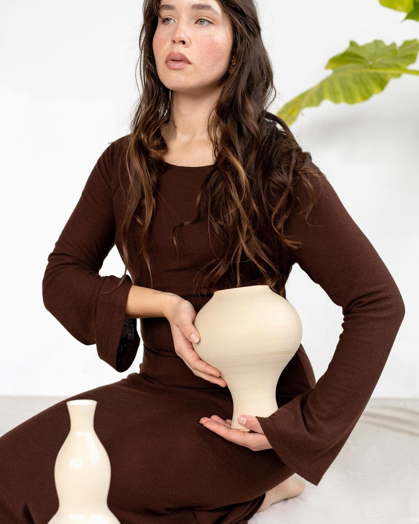 Felt very lucky to have had my work featured in a collaborative shoot by the multi-talented @candidlykey and photographer @allliecat at @devinpepplerphotography 's studio 🤎 

Plants @lanzasnursery 🌱

Through knowing Kiki as a friend and watching he