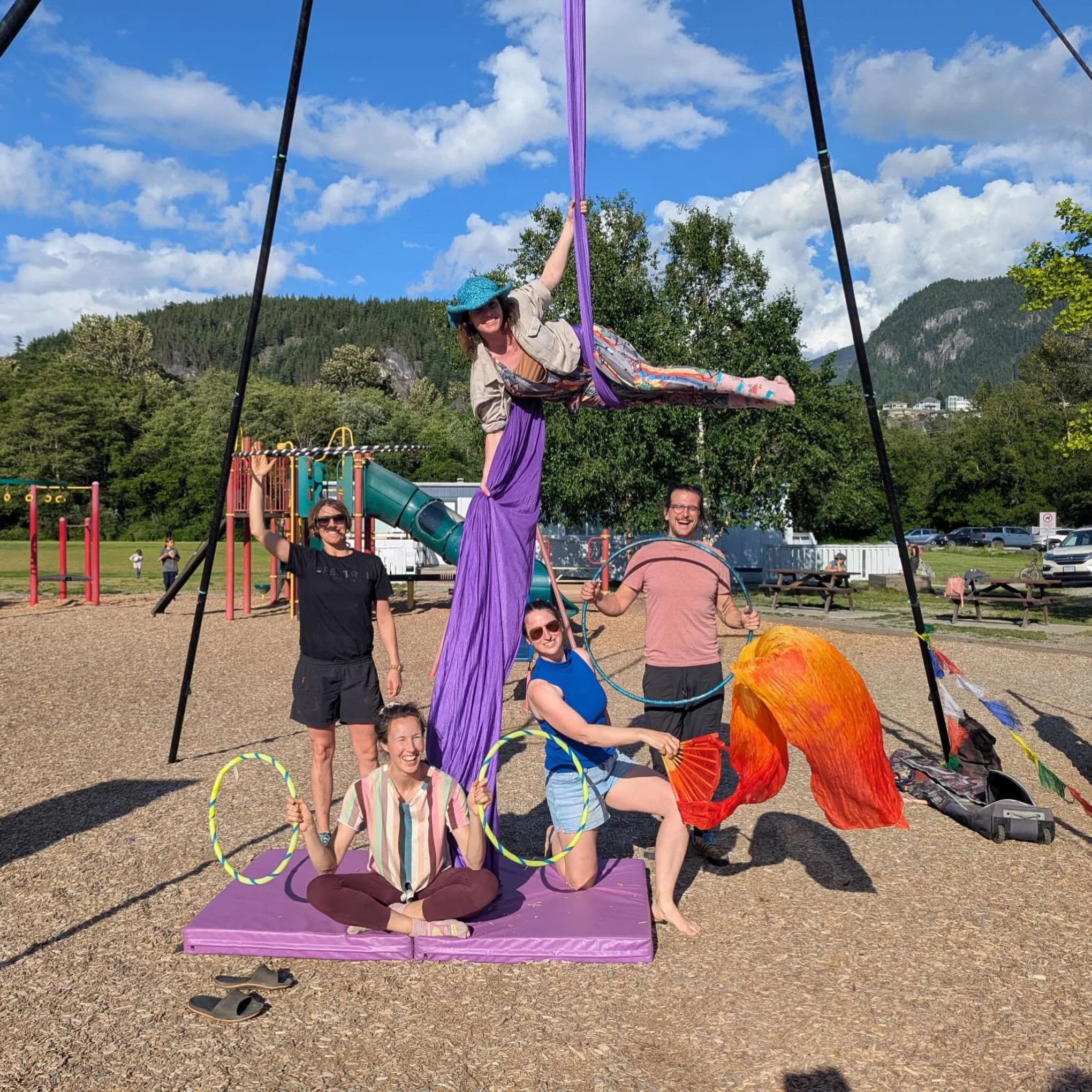 Thanks to our volunteers, Squamish Elementary PAC, and all the amazing kids who enthusiastically hopped in the silks and spun some flow toys around yesterday! We love coming back to this school carnival year after year 🎪