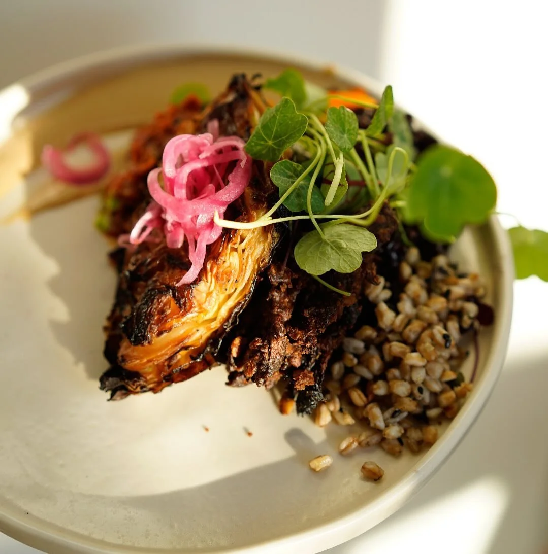 &lsquo; Imagination is everything. It is the preview of life&rsquo;s coming attractions &lsquo; 

.

...

.

.

Pic: @carmendelprado ❤️

.

.

.

#artistdiner #plantbased #eventspace #flowerfood #expositionspace #chef #artspace

#vegandutchie #vegann