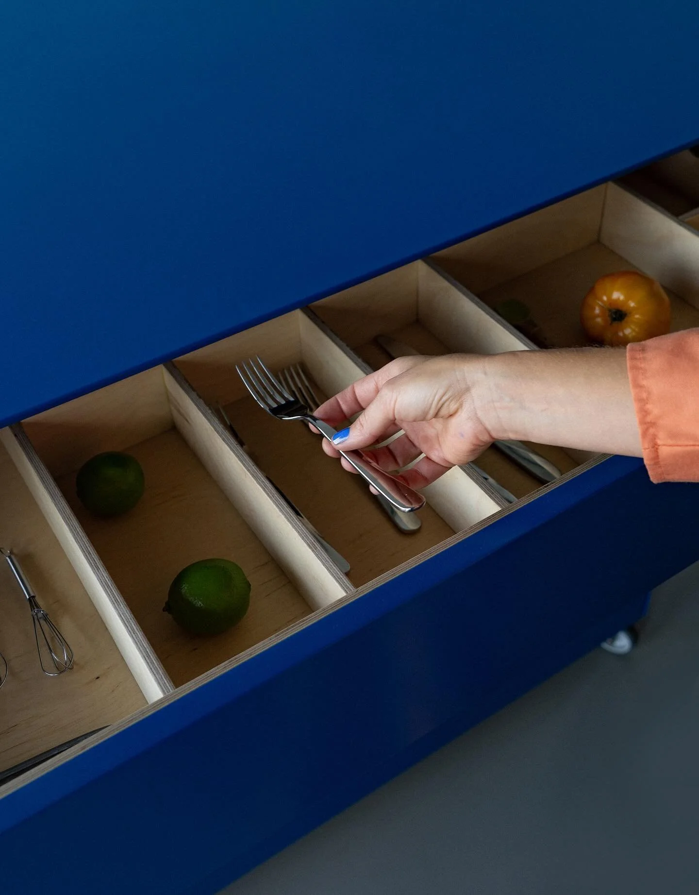 Every detail has been thoughtfully crafted, and each drawer is designed to suit your needs.

Visit our website (link in bio ) to see how we can tailor it to your space.

.

.

.

.
.

#makstudio#wearemakstudio#colourfulhome#amsterdamdesign#productdes