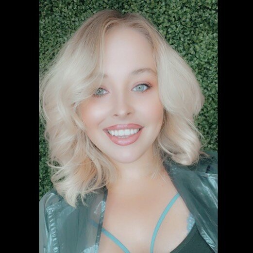 So extremely excited to introduce our new stylist @prysmaticjoy JoyAnna! 

She&rsquo;s a refreshing soul who will compliment all of your color and cut needs, while providing you with a luxury experience at the brand new #HAIRHIDEAWAY ! 

To book with