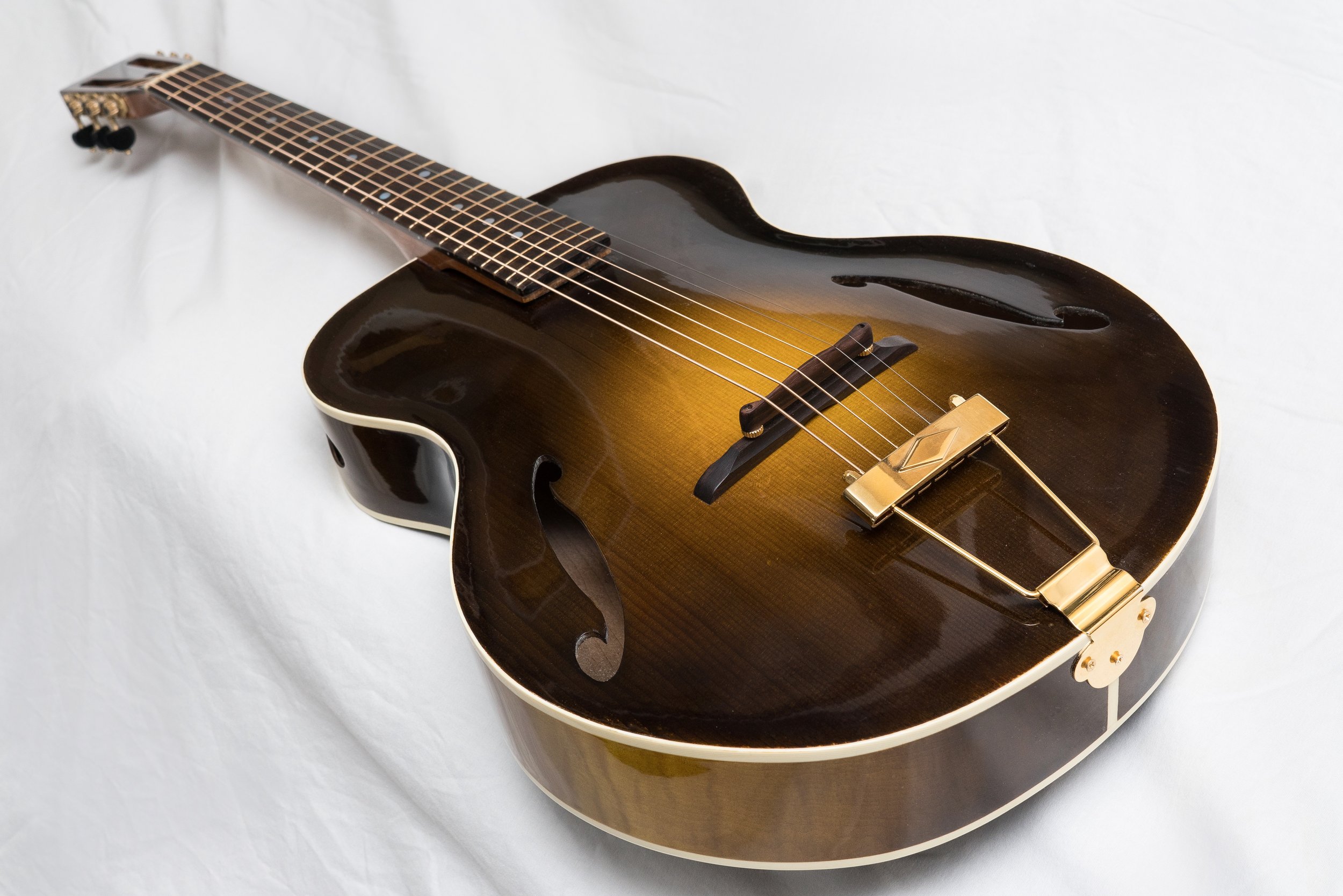GeoffsParlorGuitar-06901.jpeg