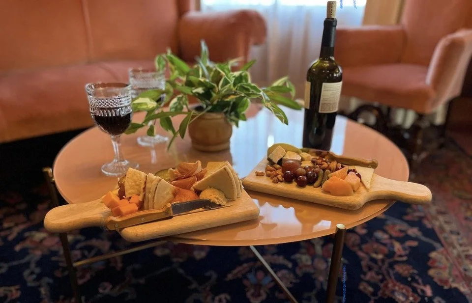 Where to Eat Near the Avenue of the Giants: Dining at Main and Mill