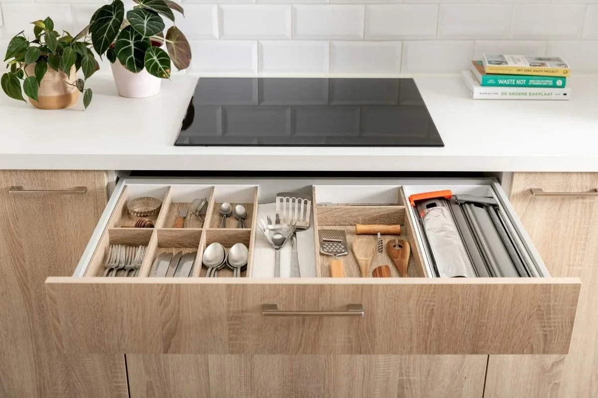 How To Organise Kitchen Drawers