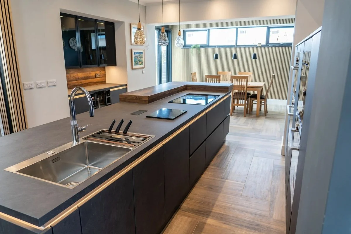 KITCHEN CABINETS &amp; KITCHEN TAPS: HOW TO ELEVATE YOUR BESPOKE KITCHEN DESIGN