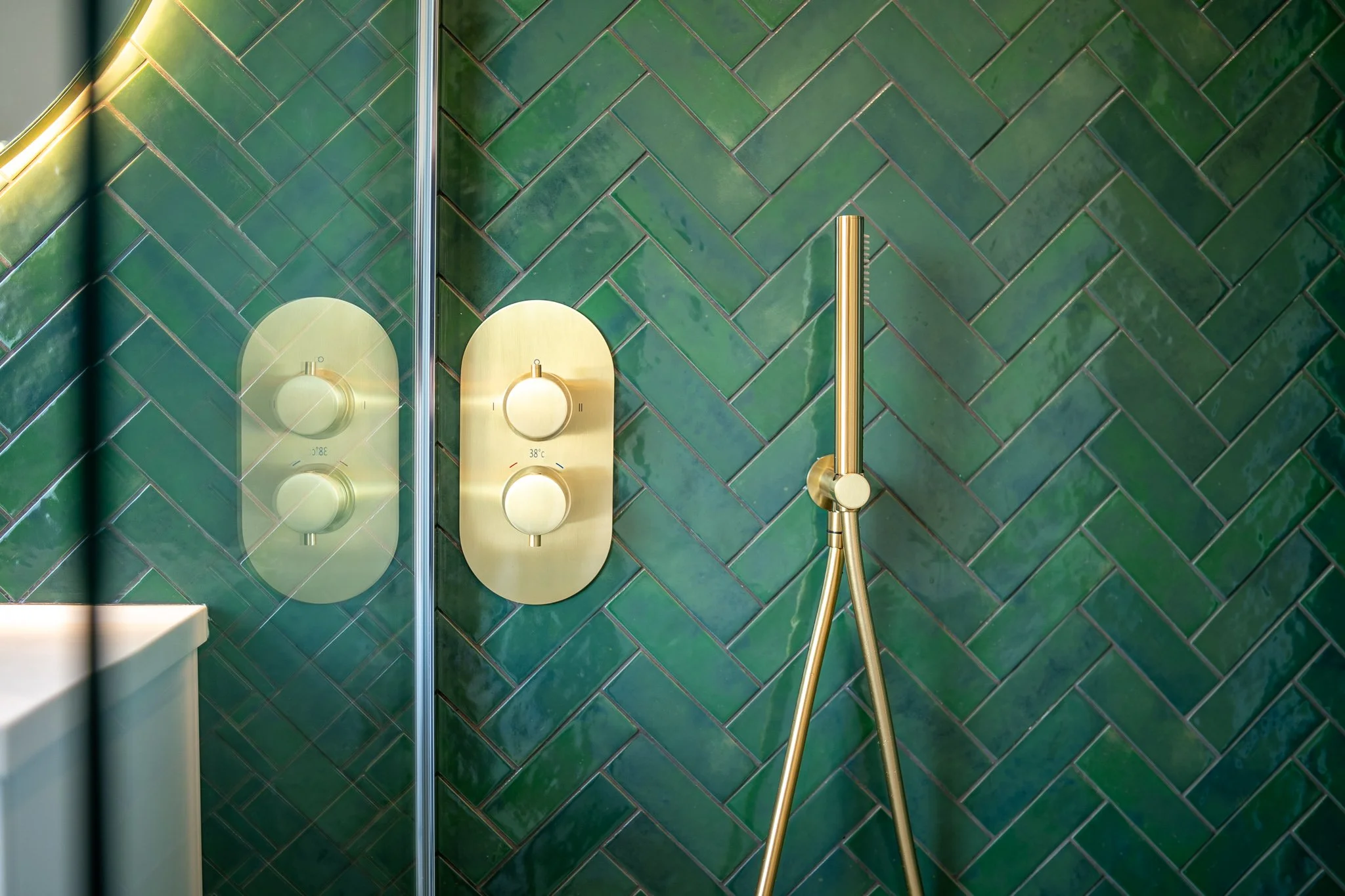 What Are The Best Tiles For A Bathroom? A Guide
