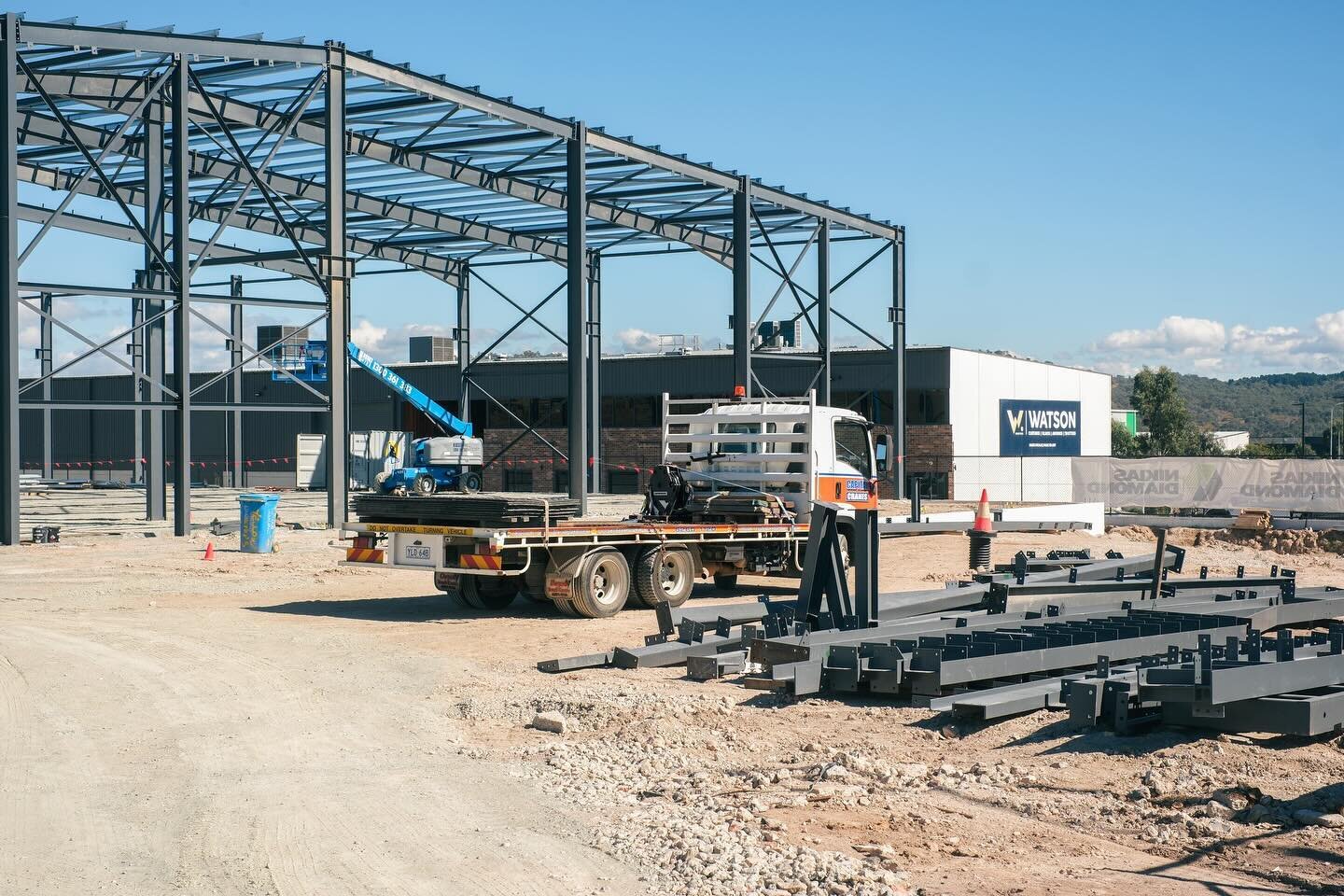 The ND team is excited to be back out in Hume working on a new warehouse project for a commercial client 🏗

The steel frame and foundations of this 5,500sqm build are currently being installed, with the internal stages of the project expected to beg