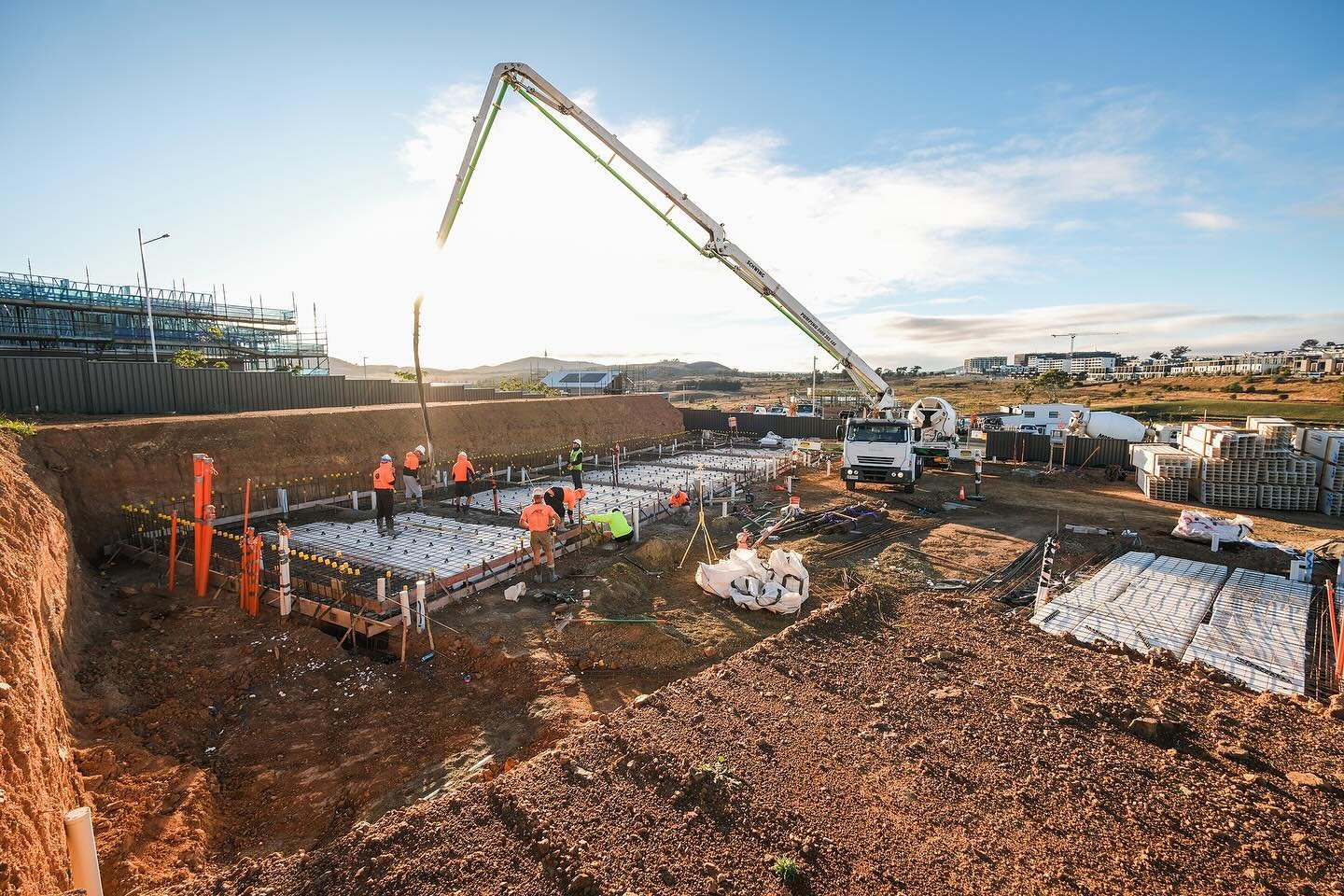 Construction at @brontegroup_&rsquo;s Solai in Denman Prospect is cracking on! 💥

Foundation works are now nearing completion with the first slabs poured this week ready for framework to begin soon. 

✅ Excavation and foundation works
✅ Slab prepara