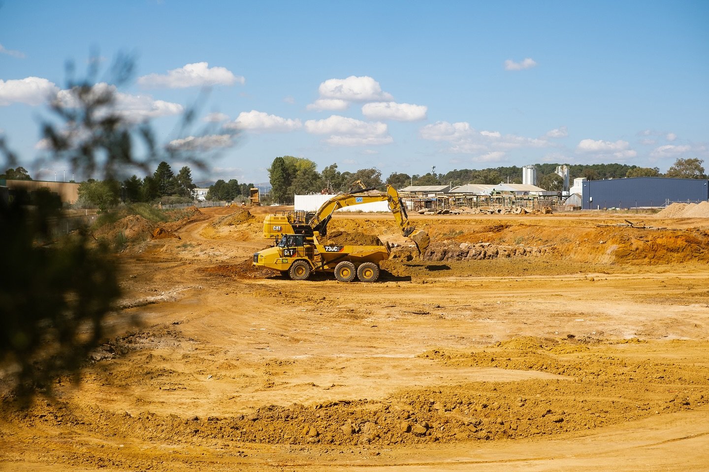 You may have seen our signage up in Fyshwick recently, and we&rsquo;re excited to share construction has commenced on the DA Approved 3 lot industrial project for @brontegroup_ along Ipswich Street! 🏗

We&rsquo;re looking forward to bringing these s