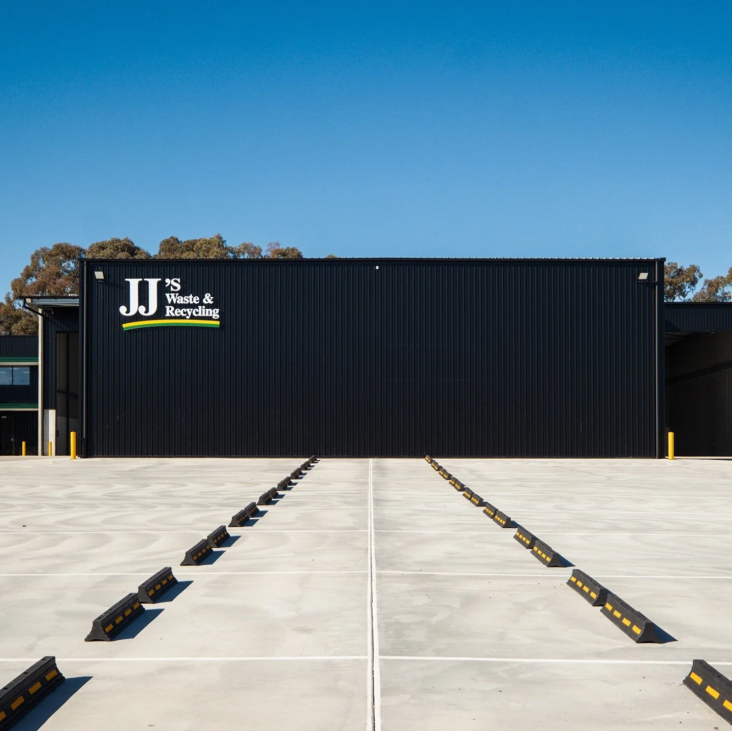 We were honoured to handover JJ Richards&rsquo; new Waste Operations Facility in Hume last month! 

Designed to optimise the servicing, storage and management of their waste collection fleet, the project incorporated 8,000m&sup2; of heavy-duty concre