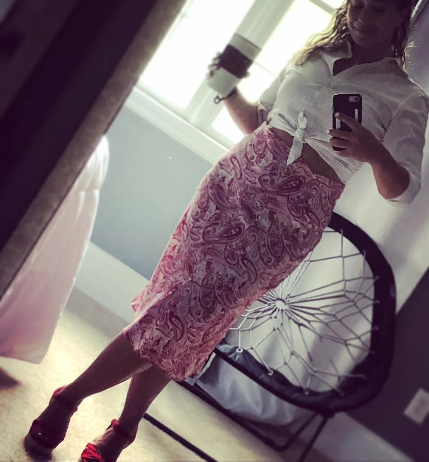 This is the &ldquo;I&rsquo;m-going-to-the-winery-to-daydrink-and-regret-it&rdquo; look&hellip; but shoutout to @express because this dress (that I converted to a skirt) is 20 years old so I&rsquo;d say that&rsquo;s #winning Happy Sunday!!